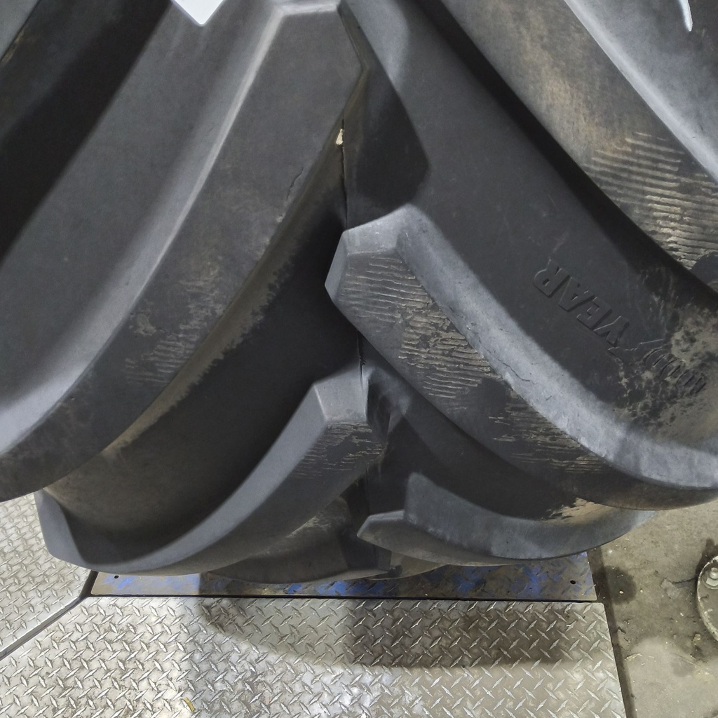 LSW1000/45R32 Goodyear Farm Optitrac R-1W 184D 80%
