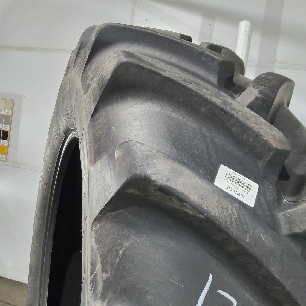 620/70R46 Michelin XM28 R-1W 162A8 90%