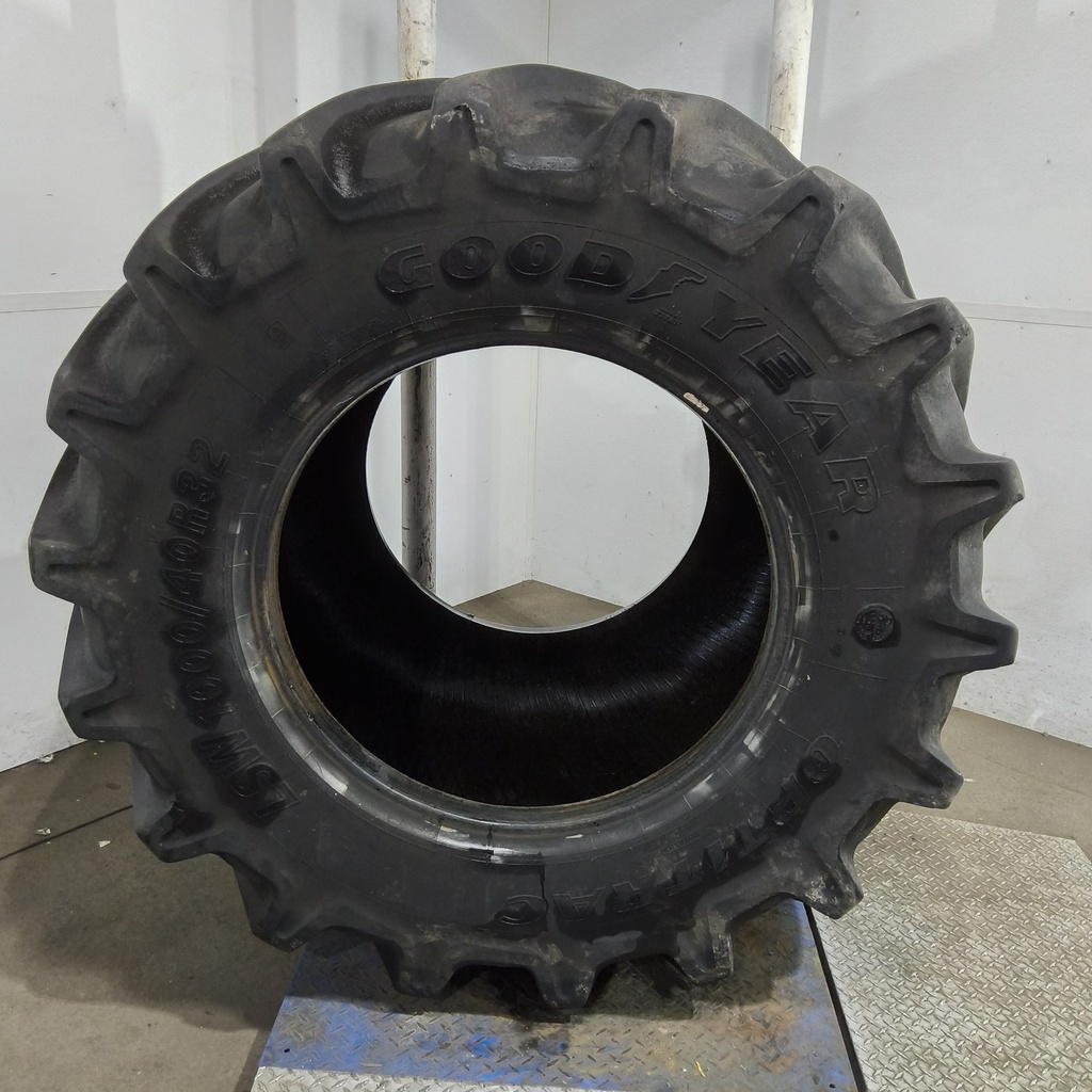 LSW1000/40R32 Goodyear Farm Optitrac R-1W 167D 70%