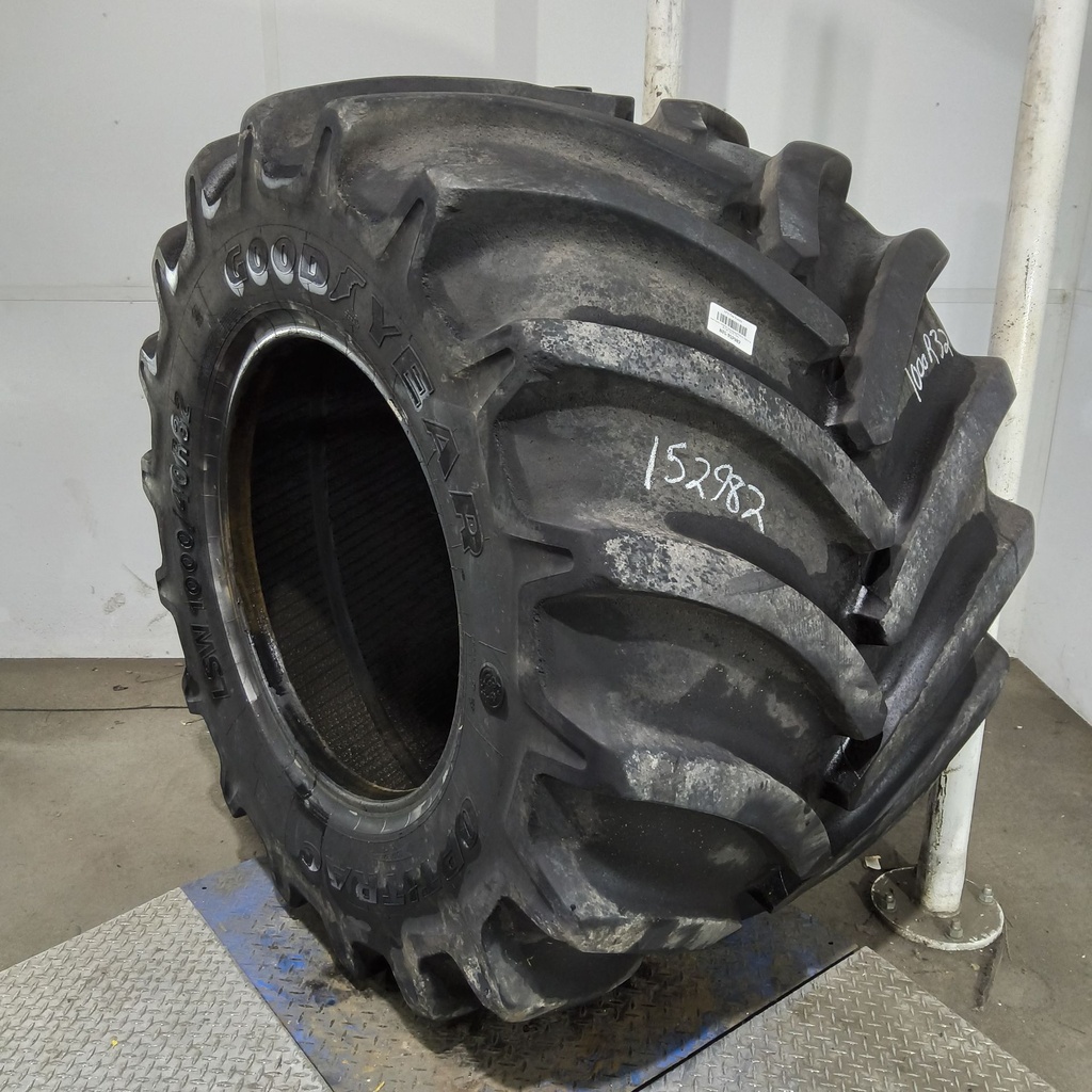 LSW1000/40R32 Goodyear Farm Optitrac R-1W 167D 70%