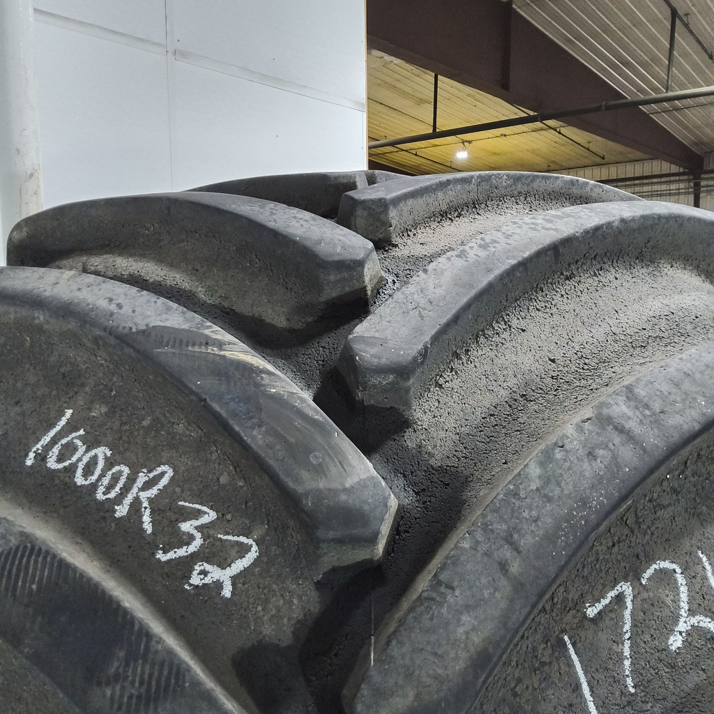 LSW1000/40R32 Goodyear Farm Optitrac R-1W 180D 70%