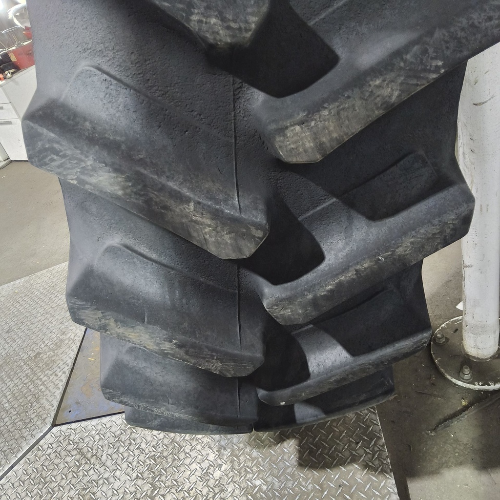 VF520/85R42CFO Firestone Radial Deep Tread 23 CFO R-1W 177B 95%