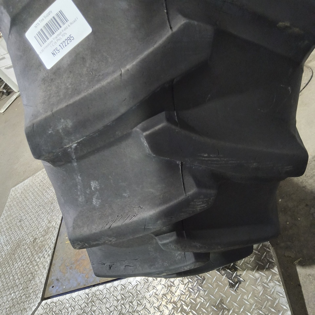 16.9-30 Firestone Traction Field & Road R-1 C (6 Ply), 70%