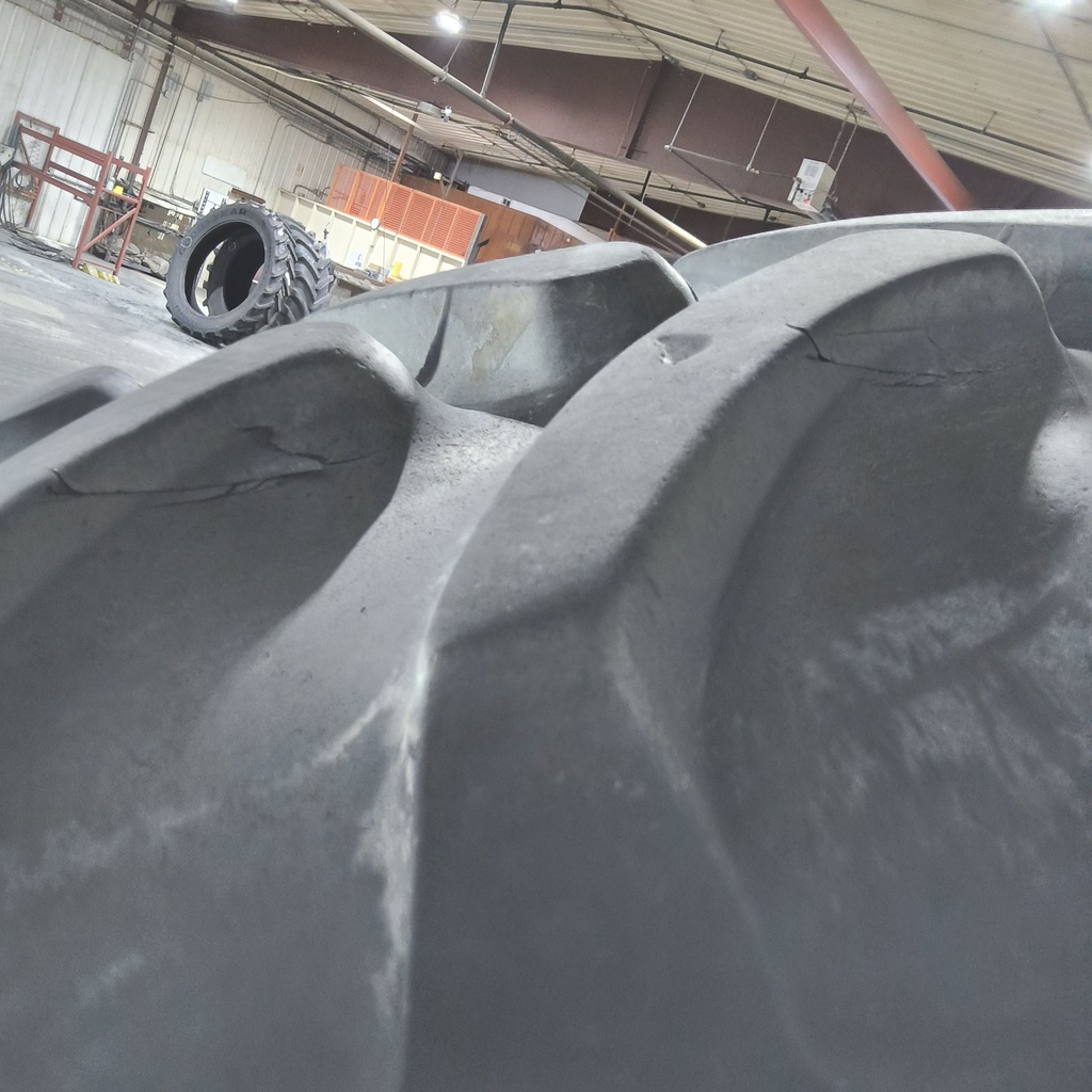 380/90R54 Firestone Radial 9000 R-1W 152A8/152B 70%