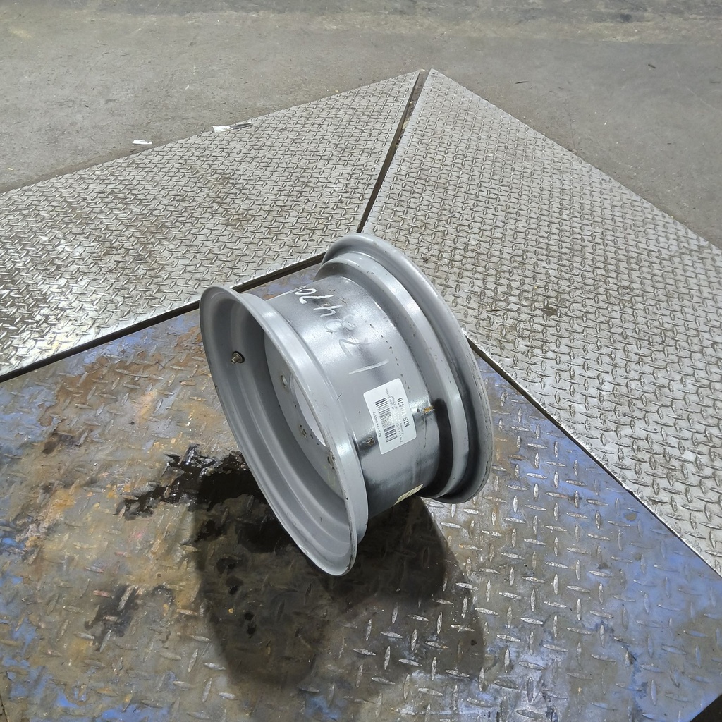 7"W x 14"D, Case IH Silver Mist 6-Hole Formed Plate , 1.62" Offset