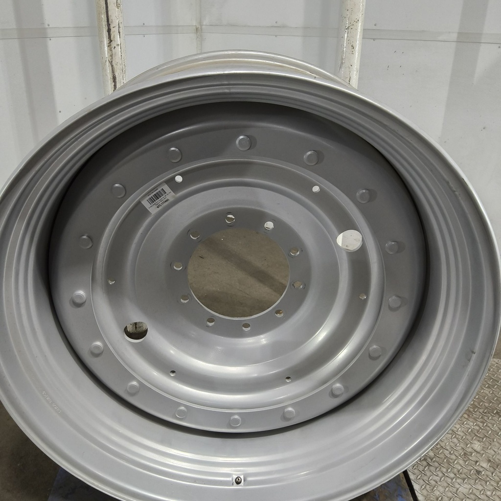 10-Hole Stub Disc Center for 38"-54" Rim, Case IH Silver Mist