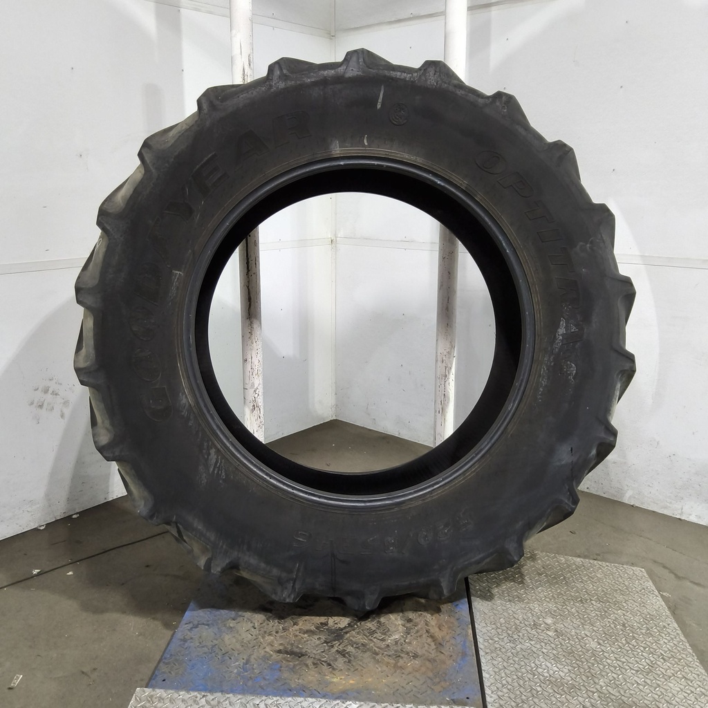 520/85R46 Goodyear Farm Optitrac R-1W 158D 40%