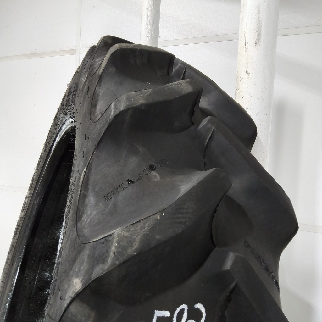 380/90R54 Goodyear Farm DT800 Super Traction R-1W 152A8 90%