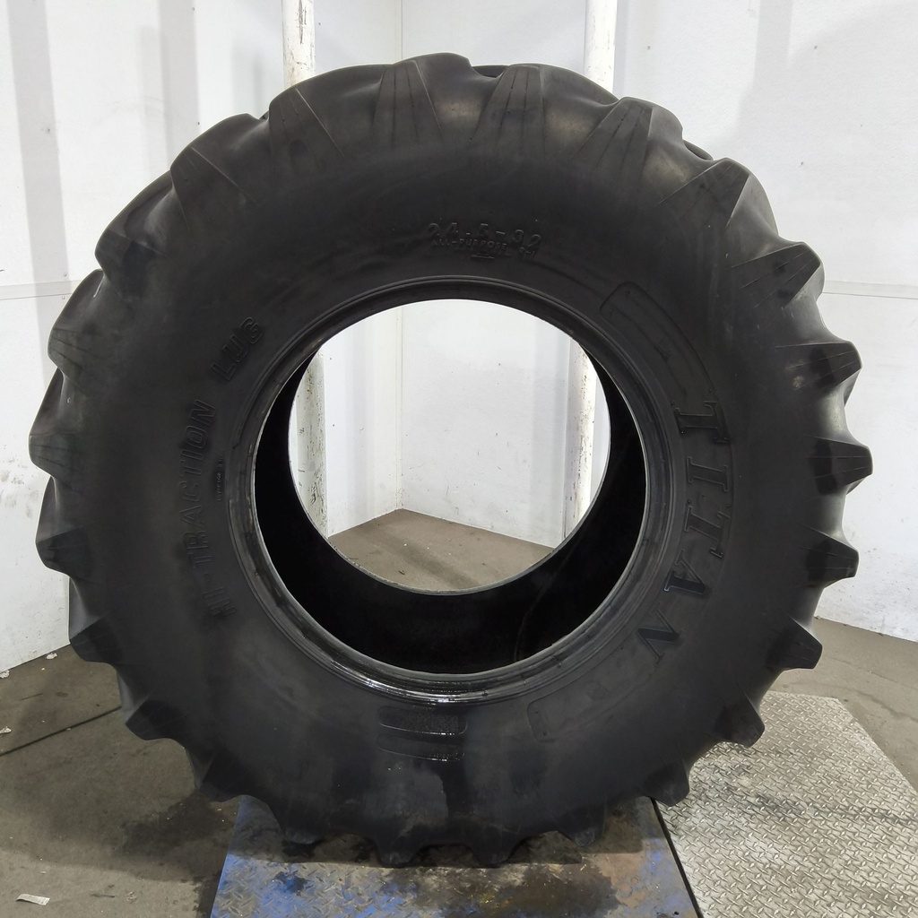 24.5-32 Titan Farm Hi Traction Lug R-1 E (10 Ply), 70%