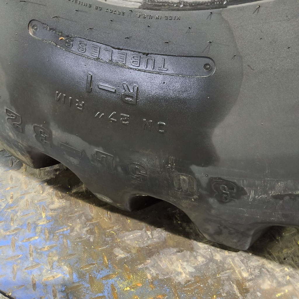 30.5L-32 Firestone Super All Traction 23 R-1 G (14 Ply), 85%