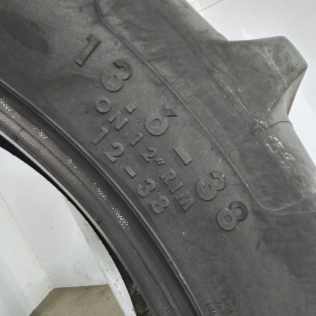 13.6-38 Titan Farm Hi Power Lug R-1 F (12 Ply), 75%