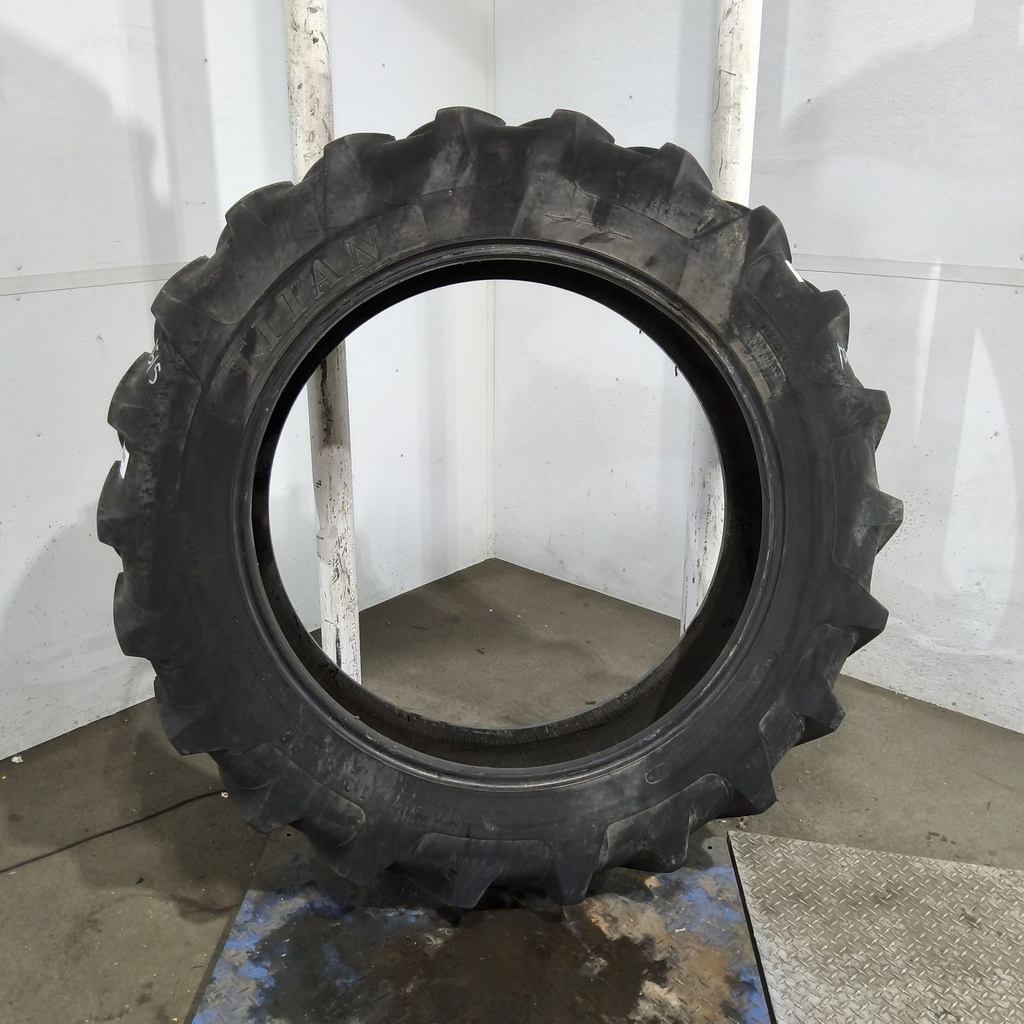 13.6-38 Titan Farm Hi Power Lug R-1 F (12 Ply), 75%