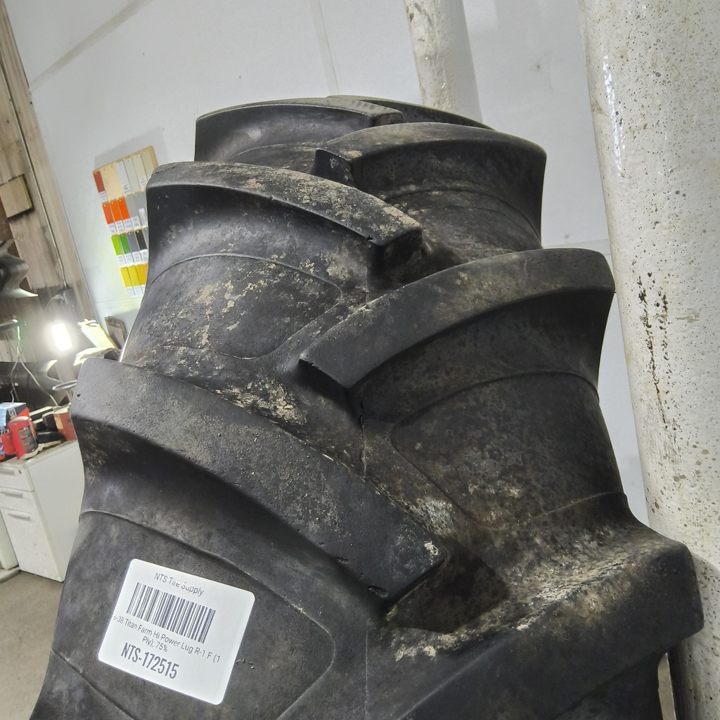 13.6-38 Titan Farm Hi Power Lug R-1 F (12 Ply), 75%