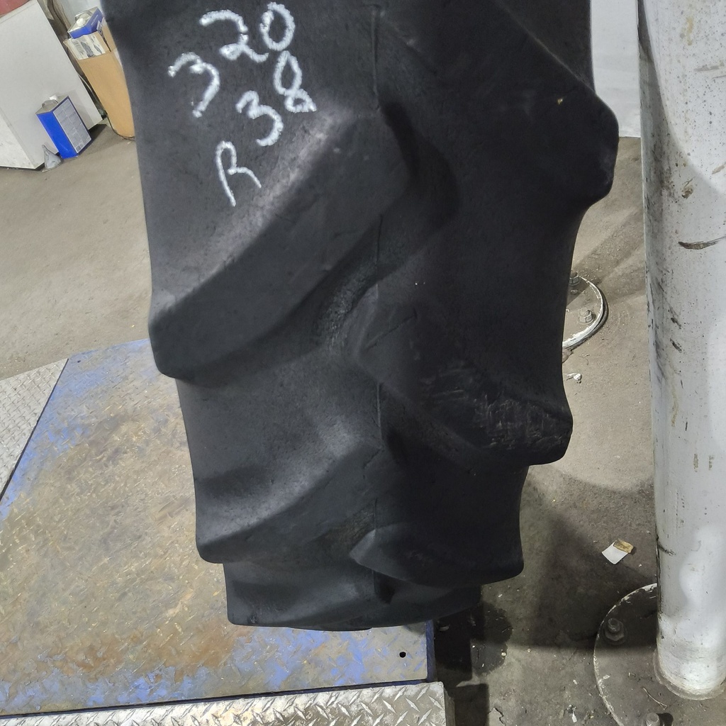 320/85R38 Goodyear Farm DT800 Super Traction R-1W 143A8 30%