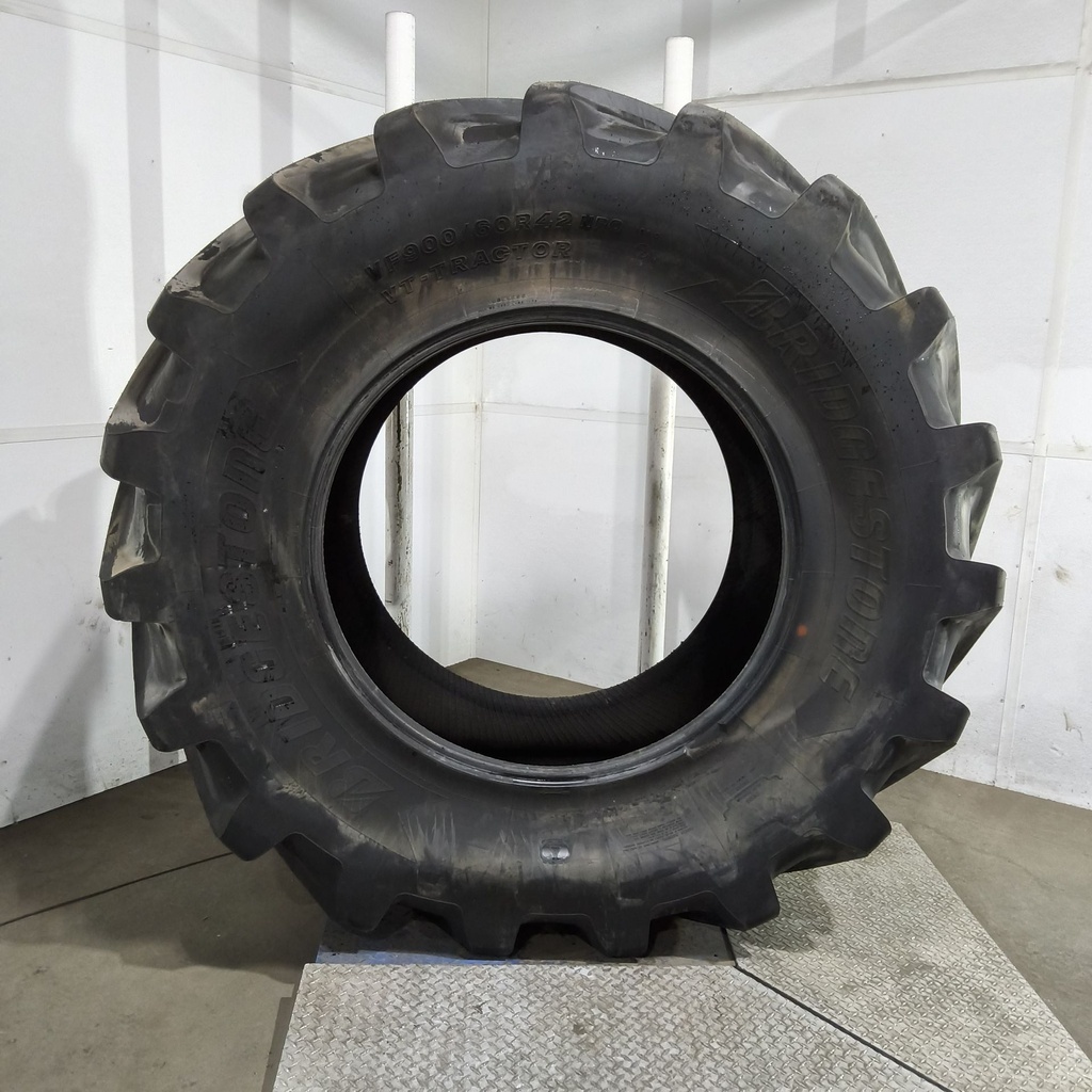 VF900/60R42 Bridgestone VT-TRACTOR 185D 99%