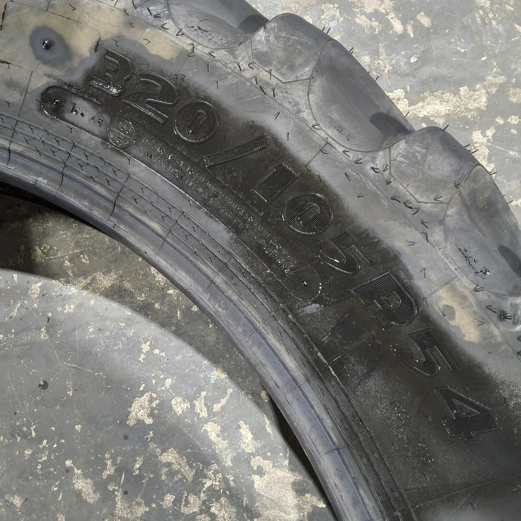 320/105R54 Goodyear Farm Ultra Sprayer R-1 166B 99%