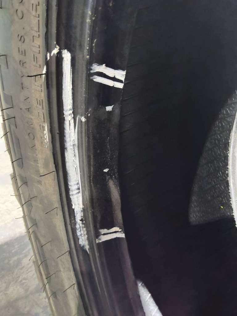 360/80R28 Nokian Hakkapeliitta TRI R-1 142D 99%