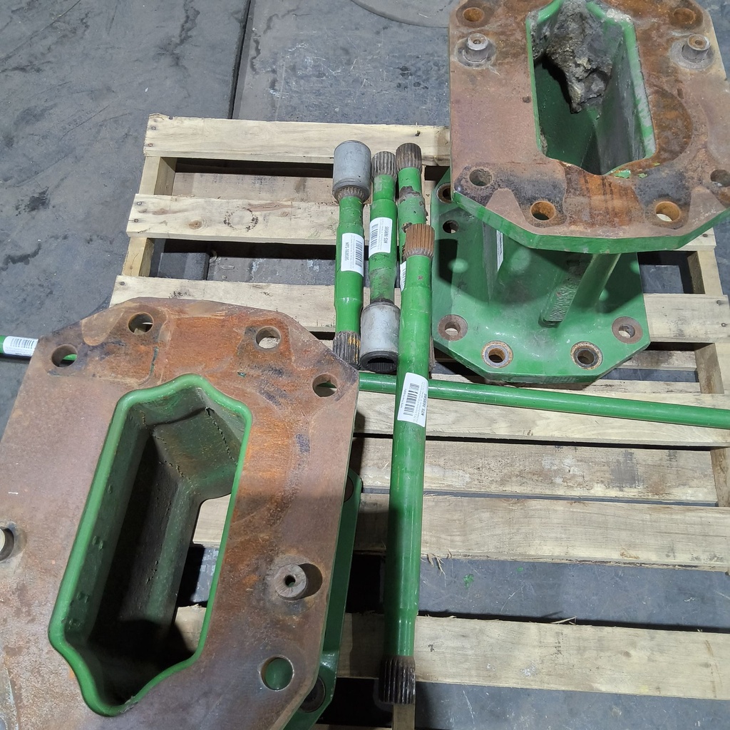15.75"L Combine Frame Extension for John Deere Combine "S" Series  ("D"22/22 spline drive shafts), John Deere Green
