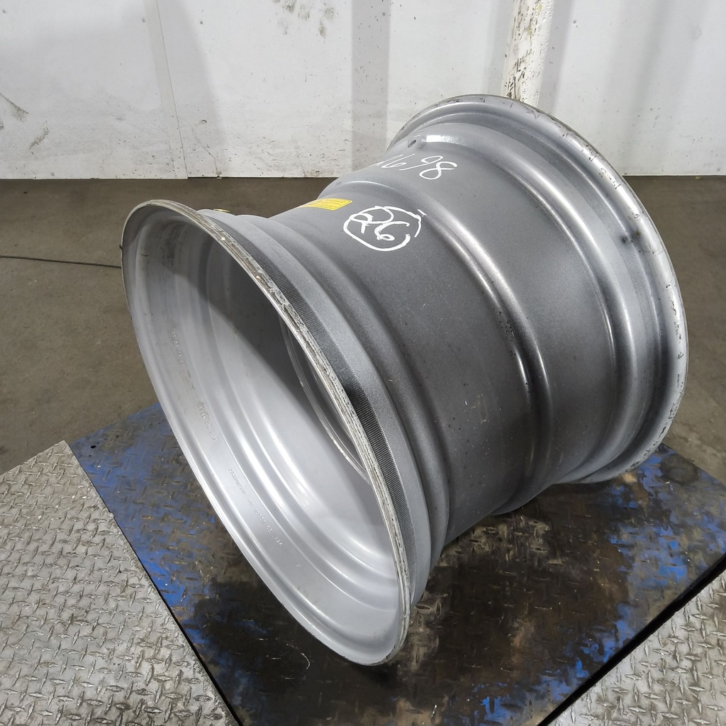 20"W x 26"D, Case IH Silver Mist 10-Hole Formed Plate , -1.5" Offset