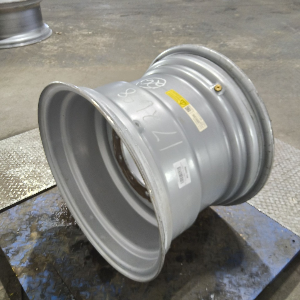 20"W x 26"D, Case IH Silver Mist 10-Hole Formed Plate , -1.5" Offset