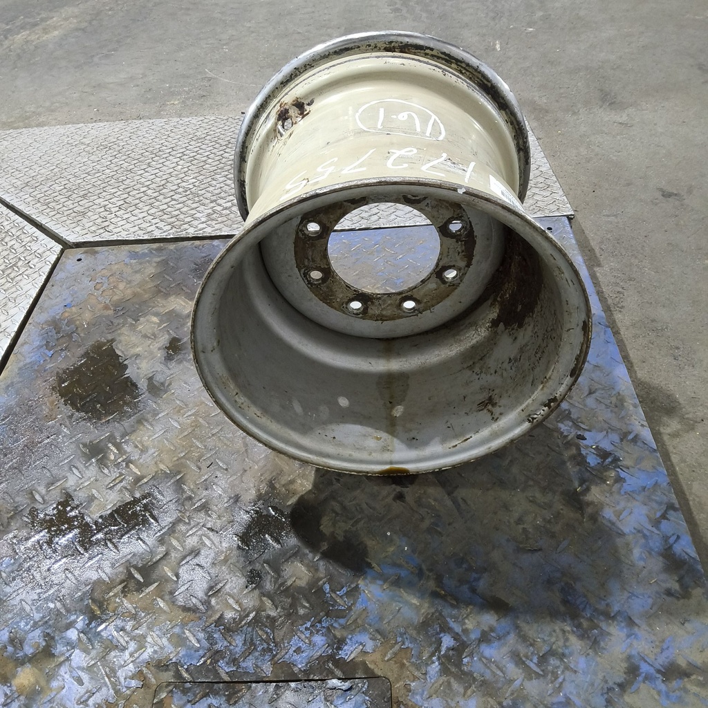 14"W x 16.1"D, Case IH Silver Mist 8-Hole Implement , 0.88" Offset