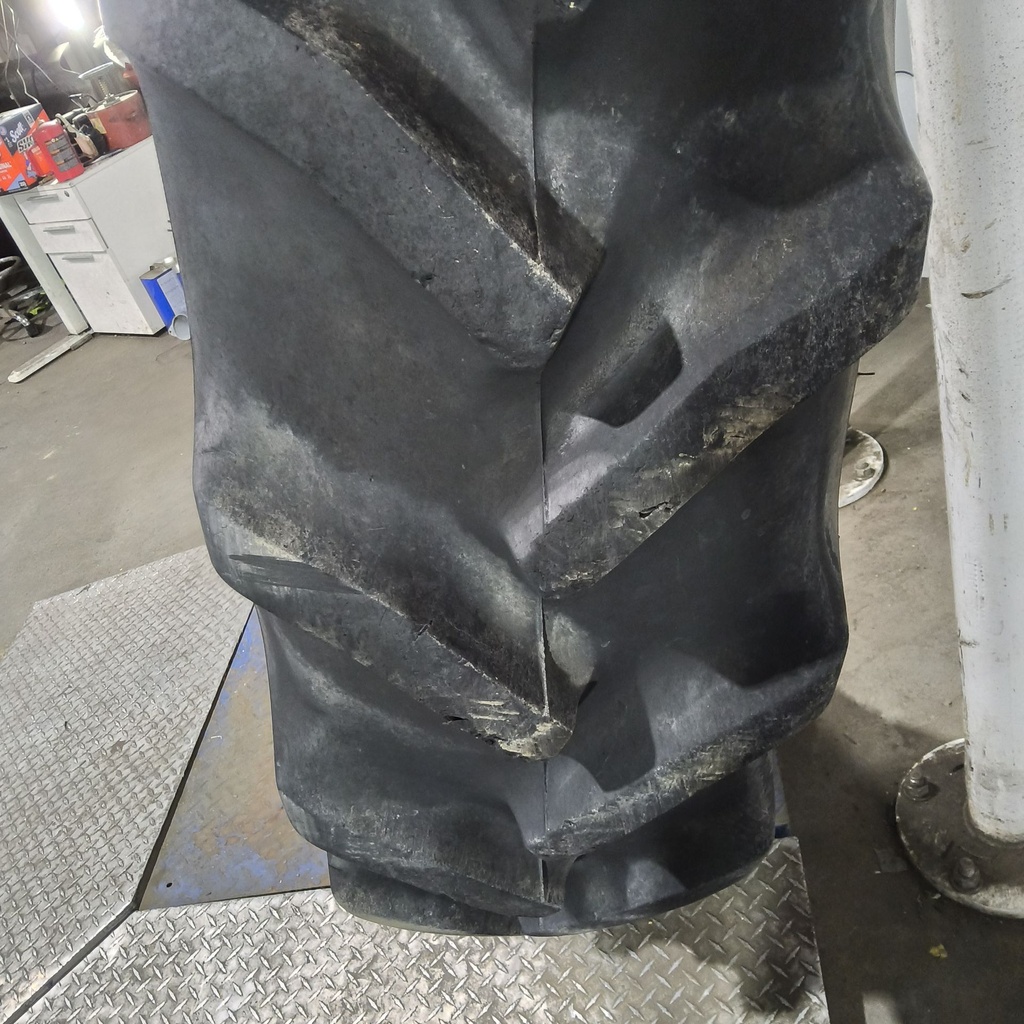 380/90R50 Goodyear Farm DT800 R-1W 151A8 85%