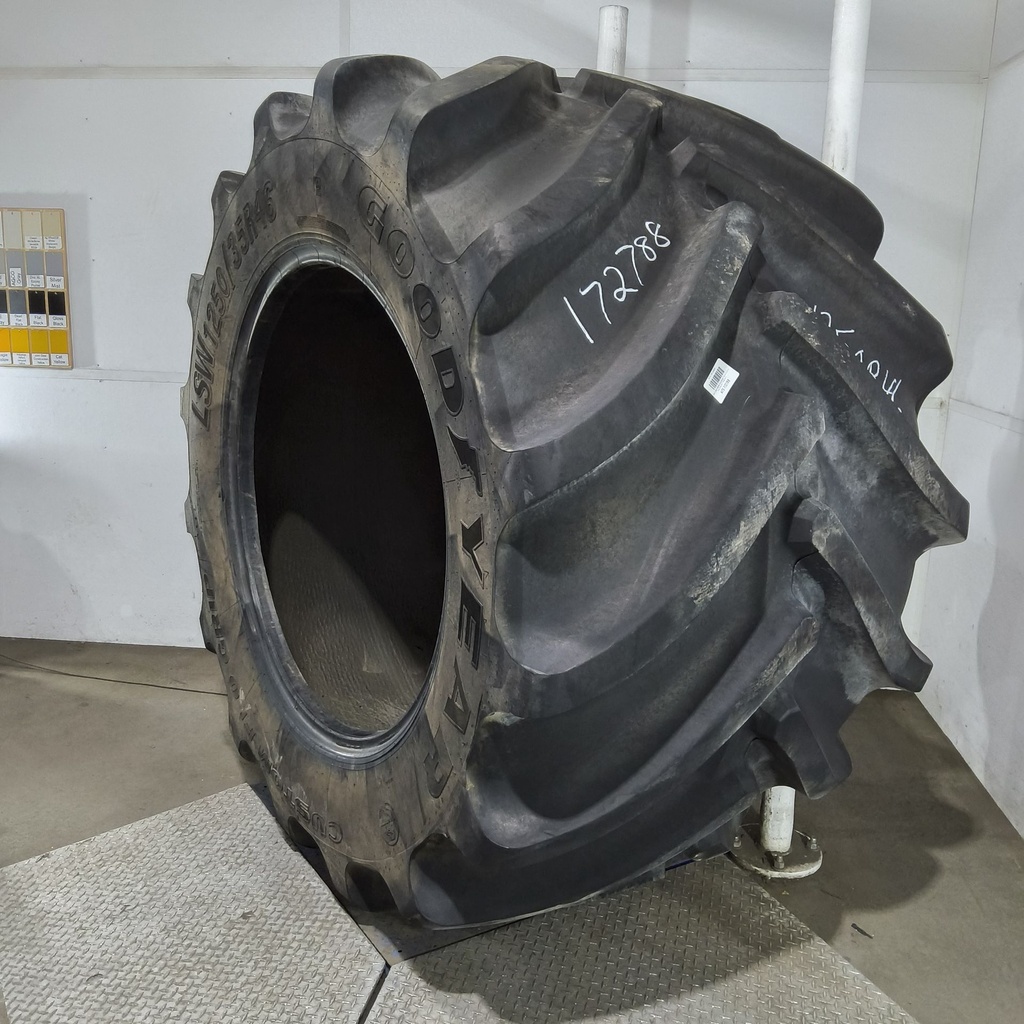 LSW1250/35R46 Goodyear Farm Custom Flo Grip R-2 195B 85%