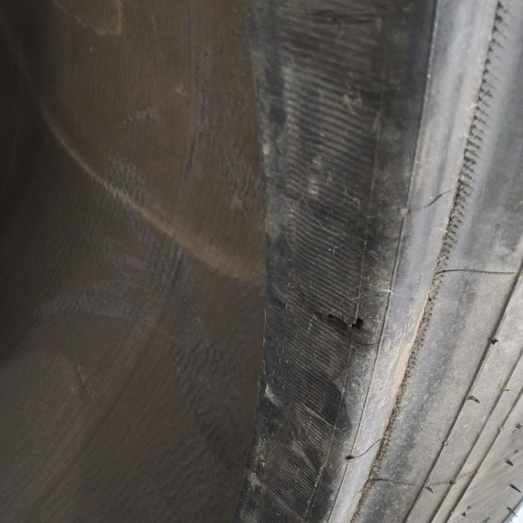 LSW1250/35R46 Goodyear Farm Custom Flo Grip R-2 195B 85%