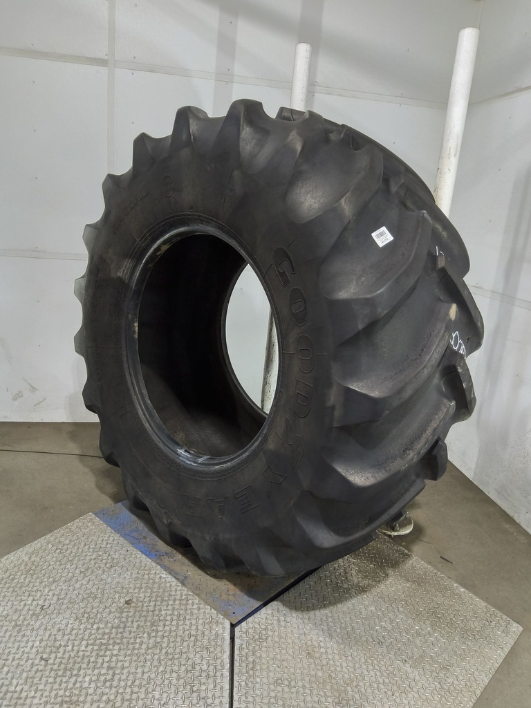 800/70R38 Goodyear Farm DT820 Super Traction R-1W 173A8 85%