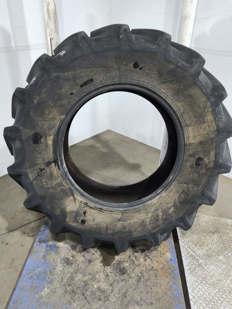 420/85R28 Goodyear Farm Optitrac R-1W 139D 85%