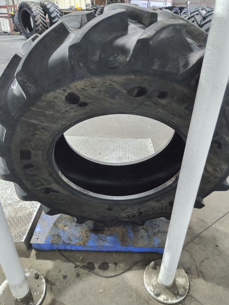 420/85R28 Goodyear Farm Optitrac R-1W 139D 85%