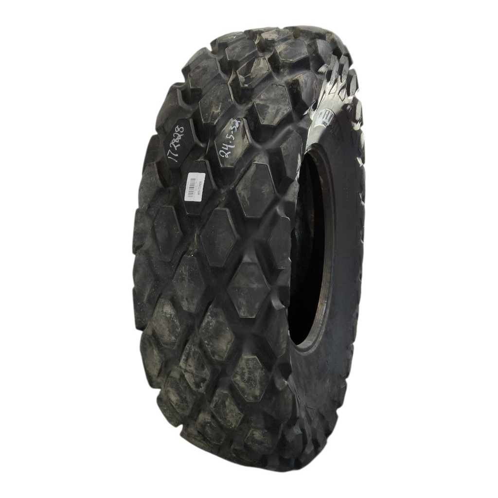 24.5-32 Titan Farm Torc Trac R-3 F (12 Ply), 99%