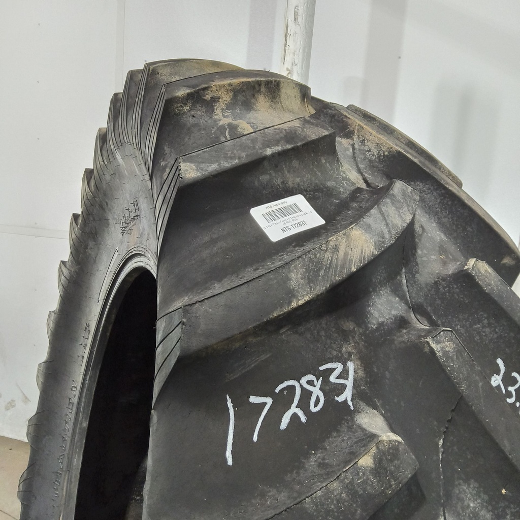23.1-34 Titan Farm Hi Traction Lug R-1 D (8 Ply), 99%