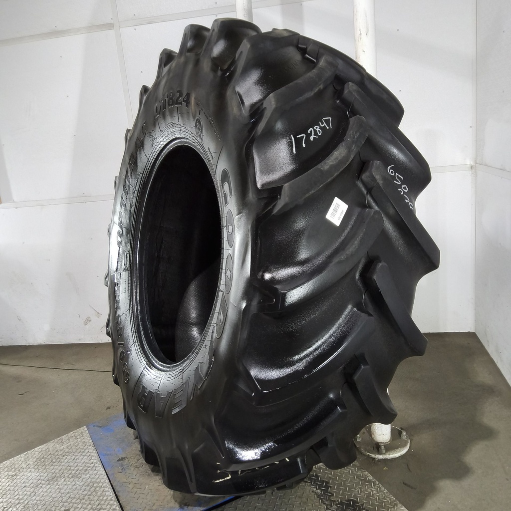 650/85R38 Goodyear Farm DT824 Optitrac R-1W 173A8 90%