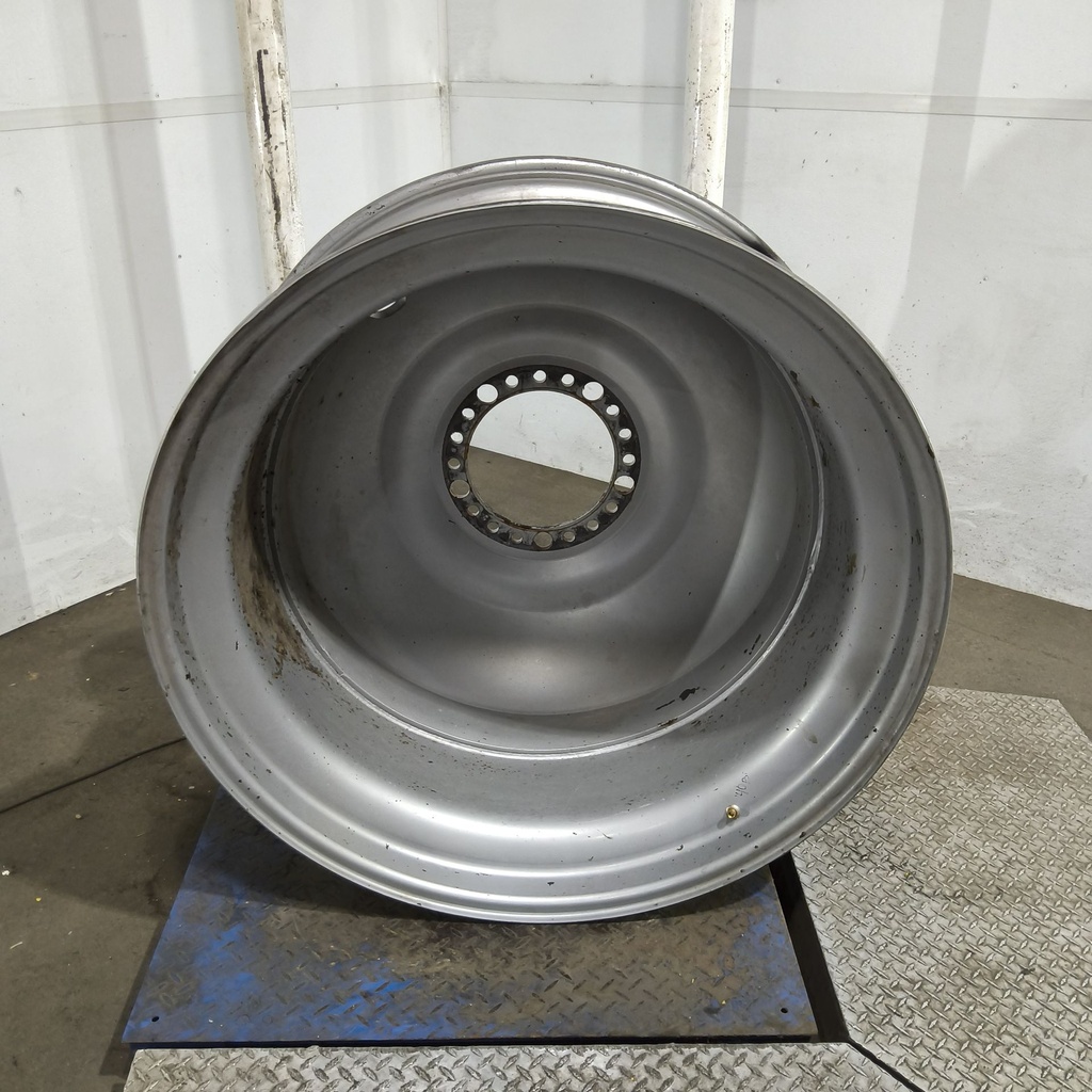 18"W x 42"D, Case IH Silver Mist 20-Hole Dolly Dual , -15.12" Offset