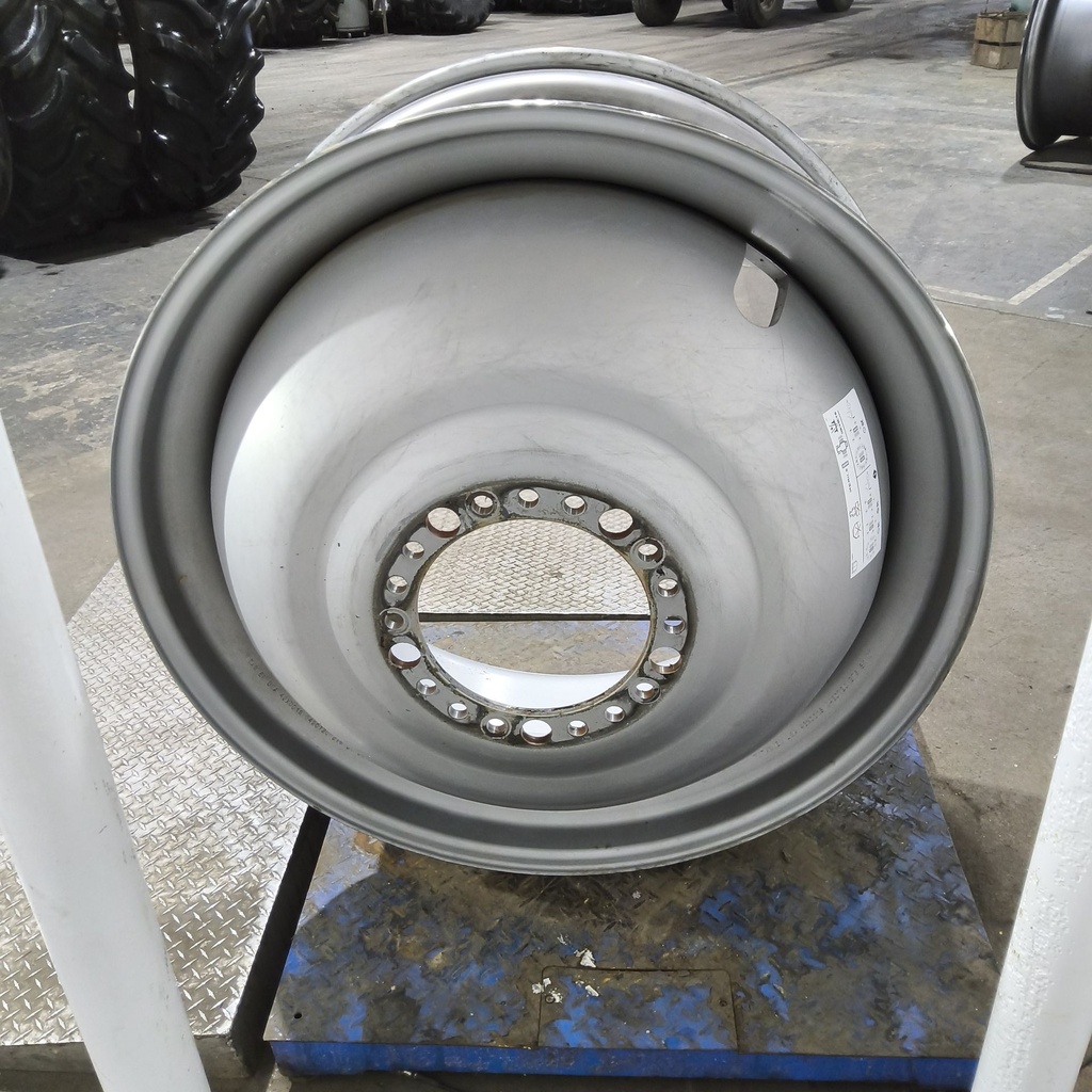 18"W x 42"D, Case IH Silver Mist 20-Hole Dolly Dual , -15.12" Offset