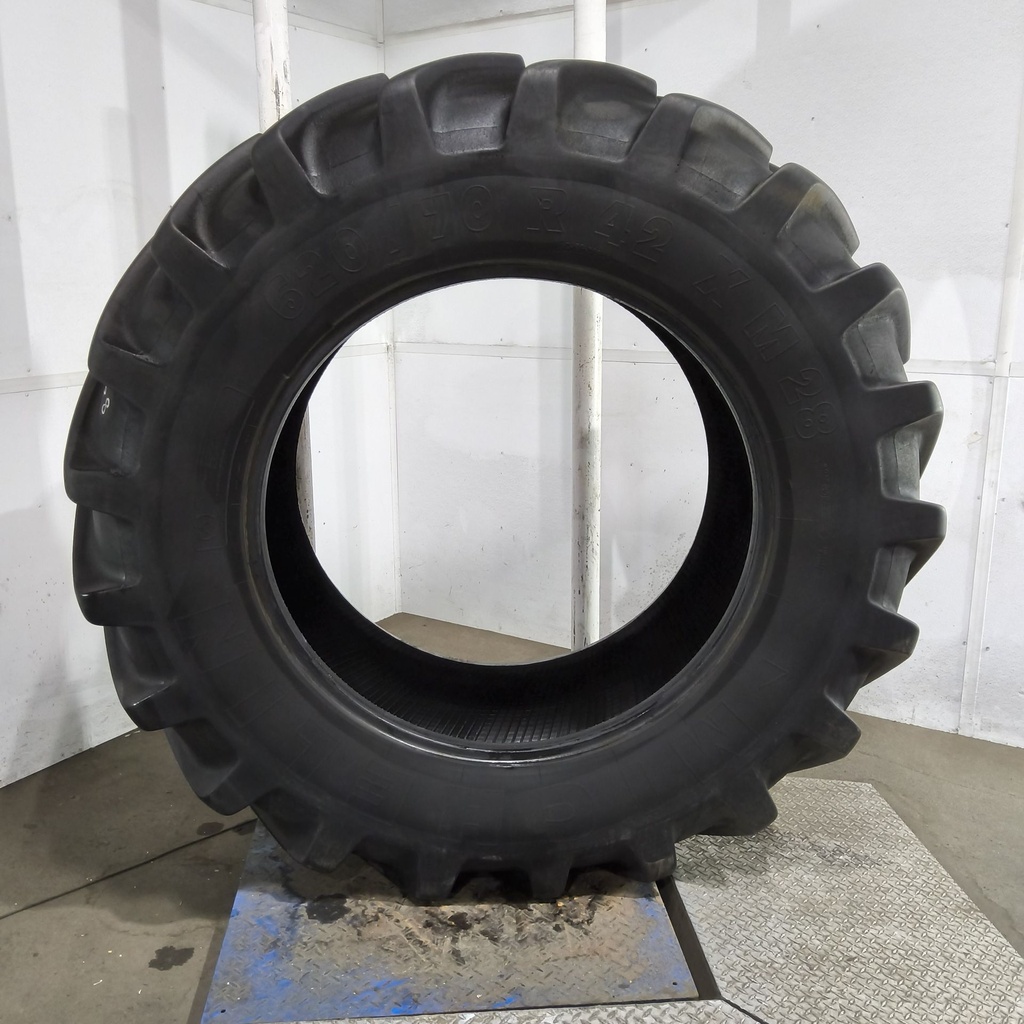 620/70R42 Michelin XM28 R-1W 160B 75%