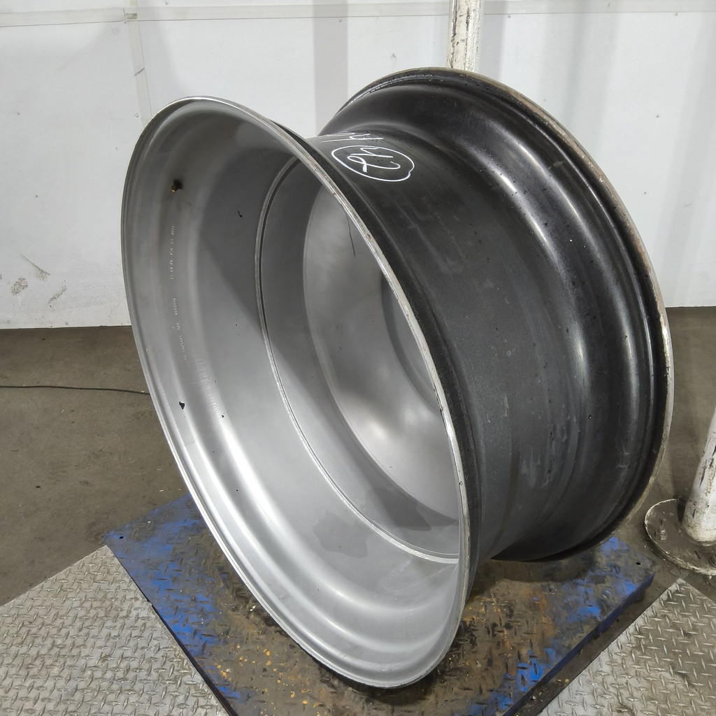 18"W x 42"D, Case IH Silver Mist 20-Hole Dolly Dual , -15.12" Offset
