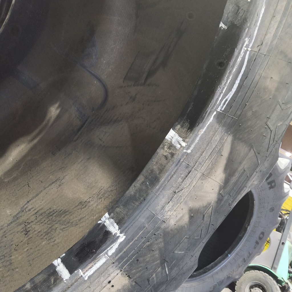 LSW1250/35R46 Goodyear Farm Custom Flo Grip R-2 195B 85%
