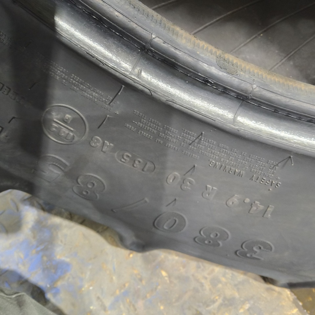 380/85R30 Continental AC85 Contract R-1W 135A8 75%