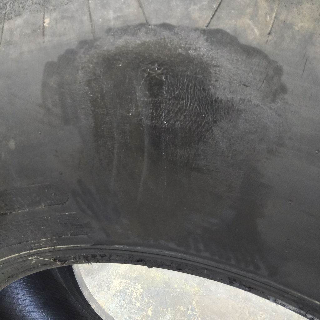 24.5-32 Titan Farm Hi Traction Lug R-1 E (10 Ply), 70%