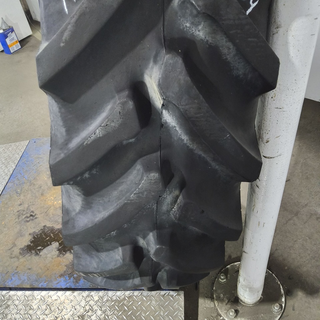 380/85R34 Titan Farm Hi Traction Lug Radial R-1 137B 80%