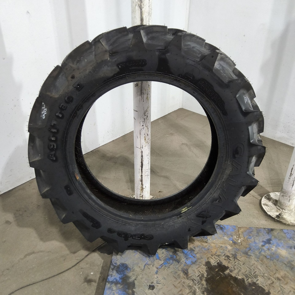 9.5-24 Galaxy Agri-Trac II R-1 E (10 Ply), 99%