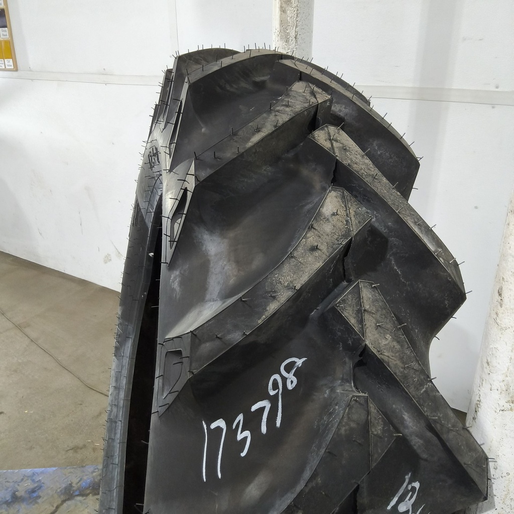 12.4-32 BKT Tires TR 135 Drive R-1 D (8 Ply), 99%