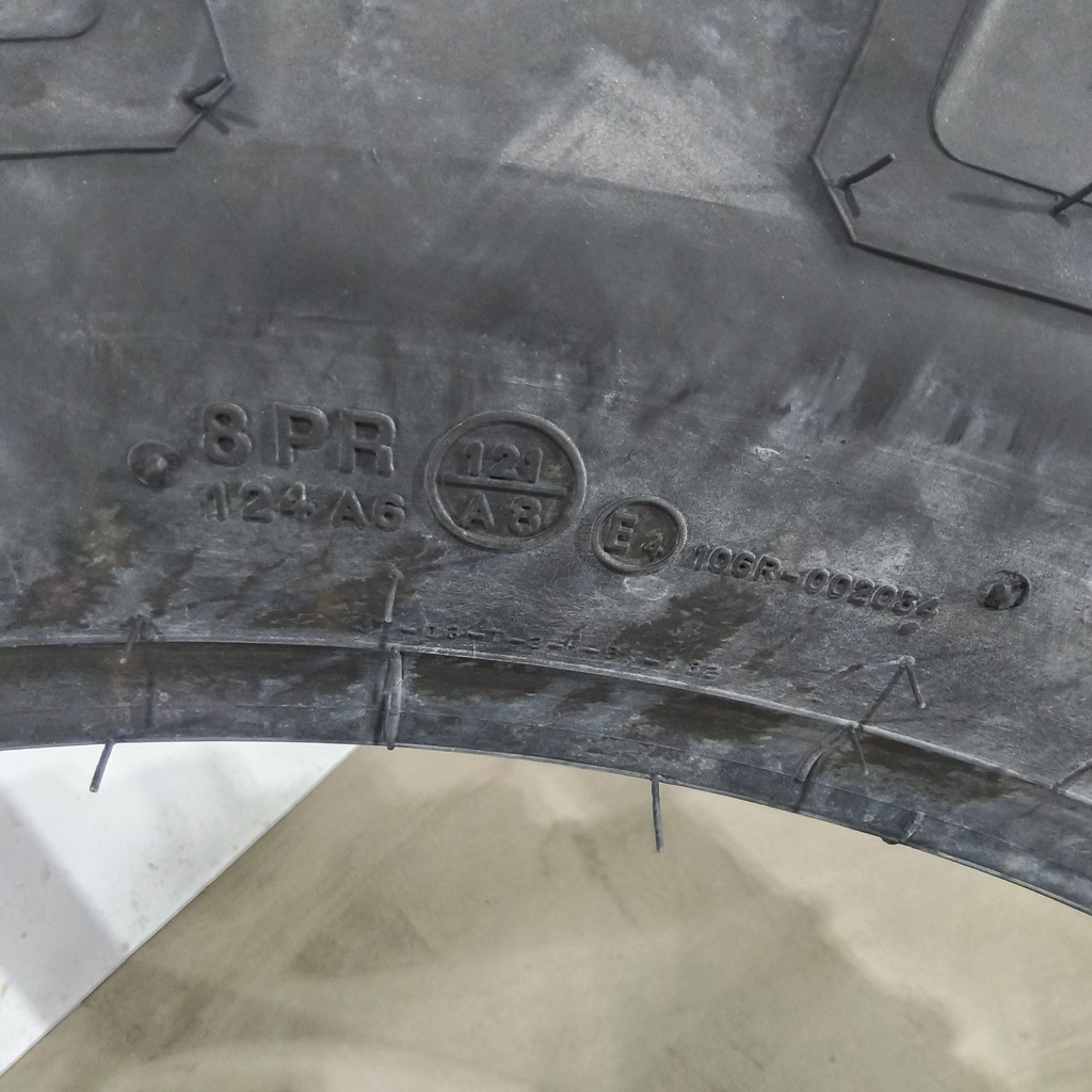 12.4-32 BKT Tires TR 135 Drive R-1 D (8 Ply), 99%