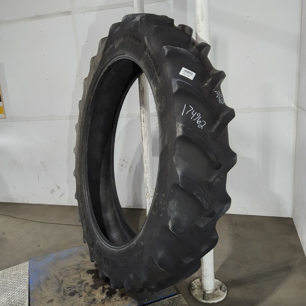 380/90R54 Goodyear Farm DT800 Super Traction R-1W 152A8 60%
