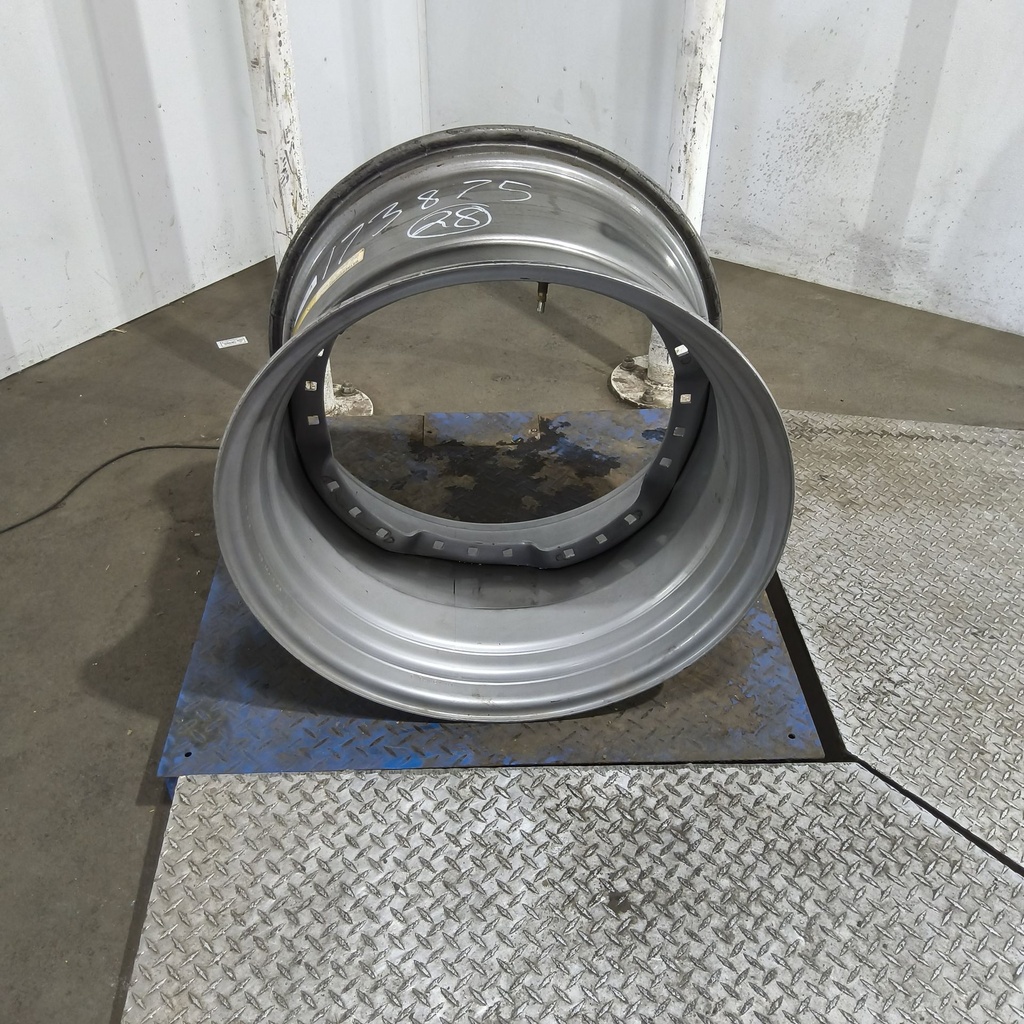 18"W x 28"D, Case IH Silver Mist 12-Hole Waffle Wheel (Groups of 3 bolts)