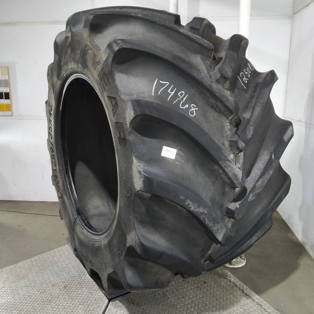 LSW1250/35R46 Goodyear Farm Custom Flo Grip R-2 195B 80%