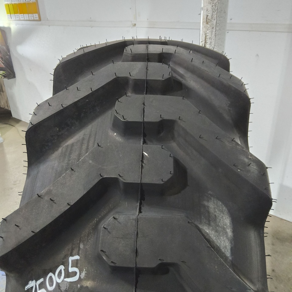 440/80-24 Galaxy Super Industrial Lug R-4 142A8 99%