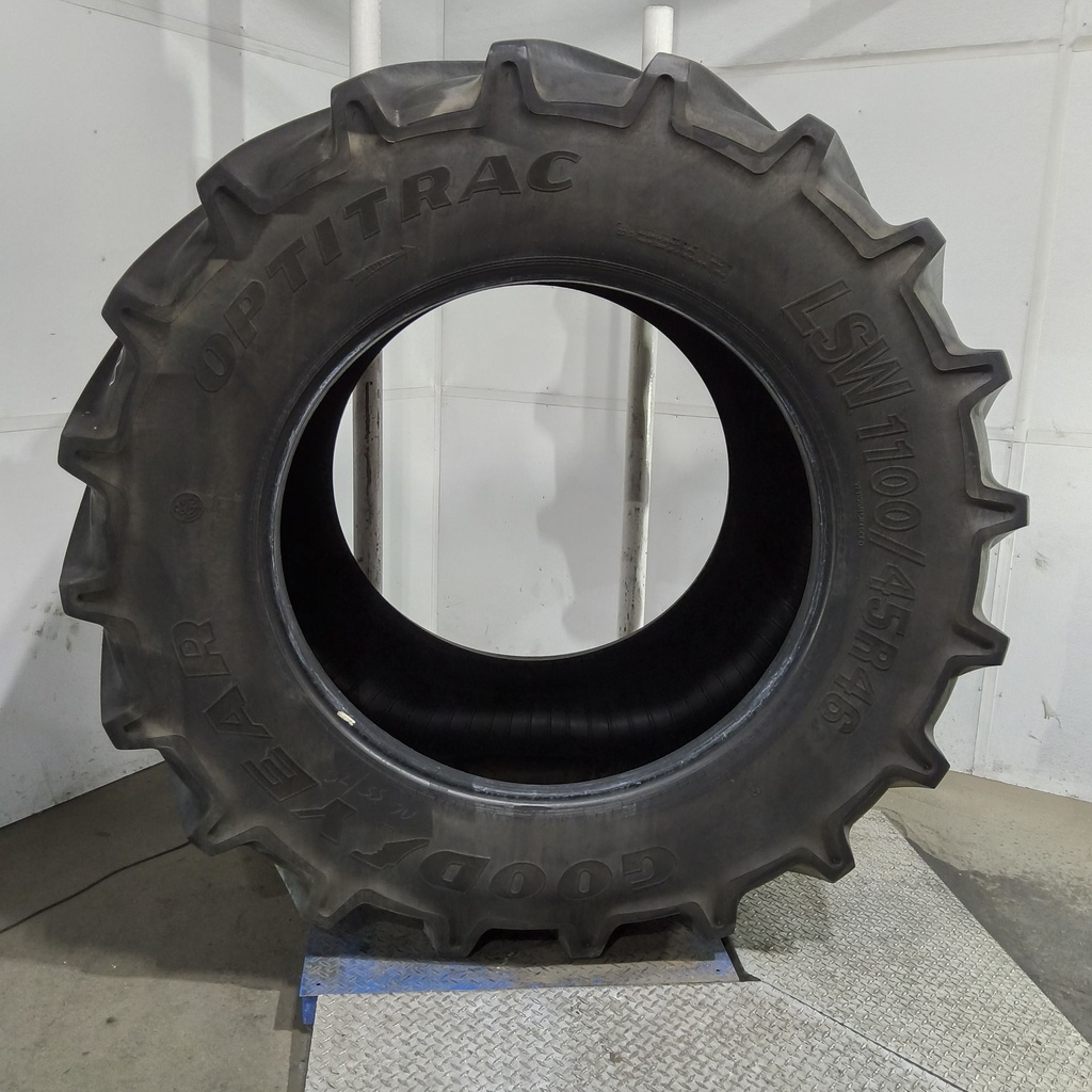 LSW1100/45R46 Goodyear Farm Optitrac R-1W 201D 90%